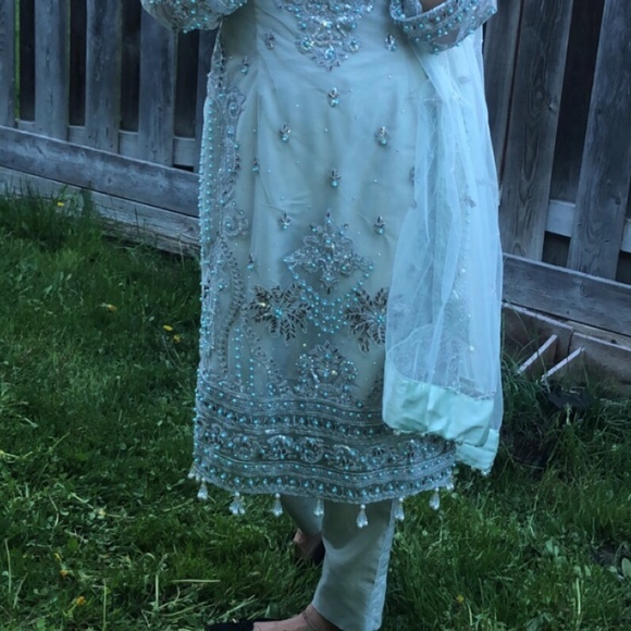 Fancy suit - Picture 4 of 4